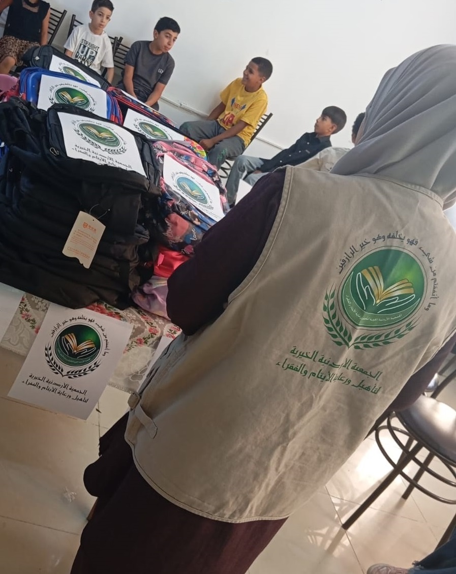 حملة المدارس ..